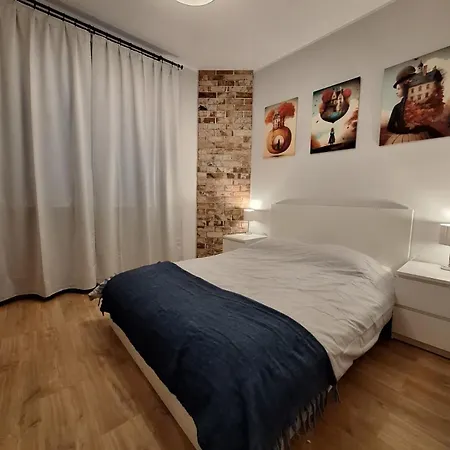 T&m Fvat Invoice * Varšava